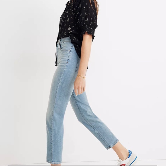 Madewell Classic Straight Jean - Picture 4 of 10